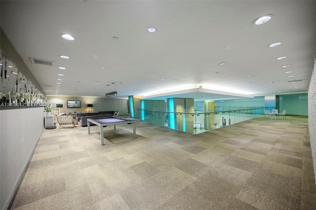 For Rent: $4,300 (2 beds, 2 baths, 1110 Square Feet)