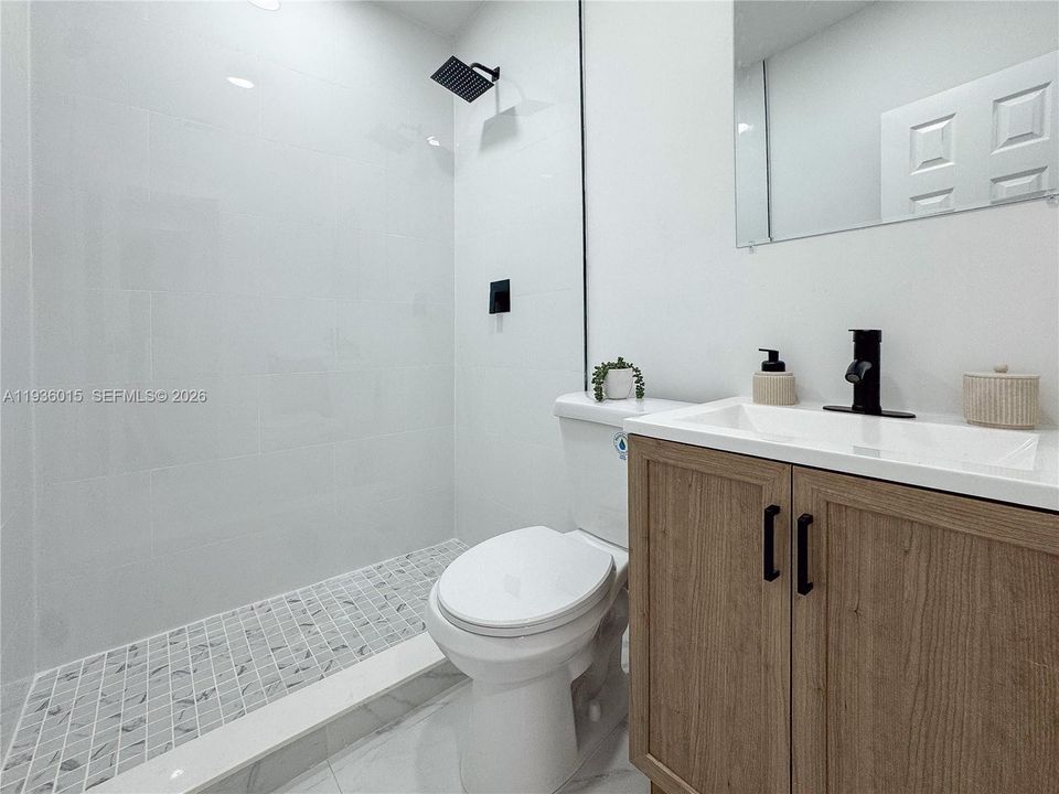 For Sale: $445,000 (3 beds, 2 baths, 550 Square Feet)