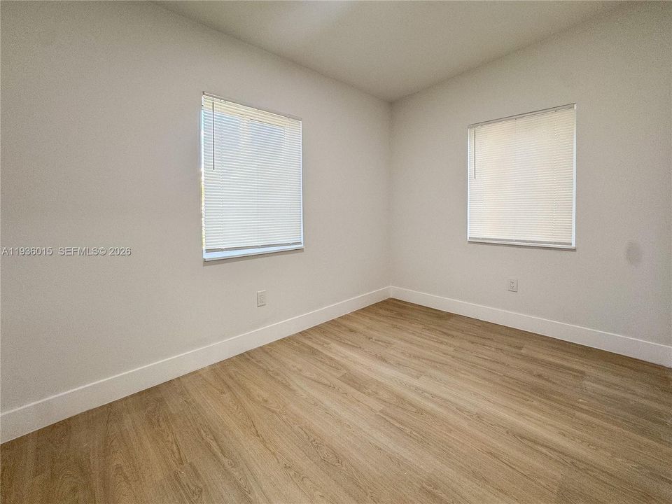 For Sale: $445,000 (3 beds, 2 baths, 550 Square Feet)