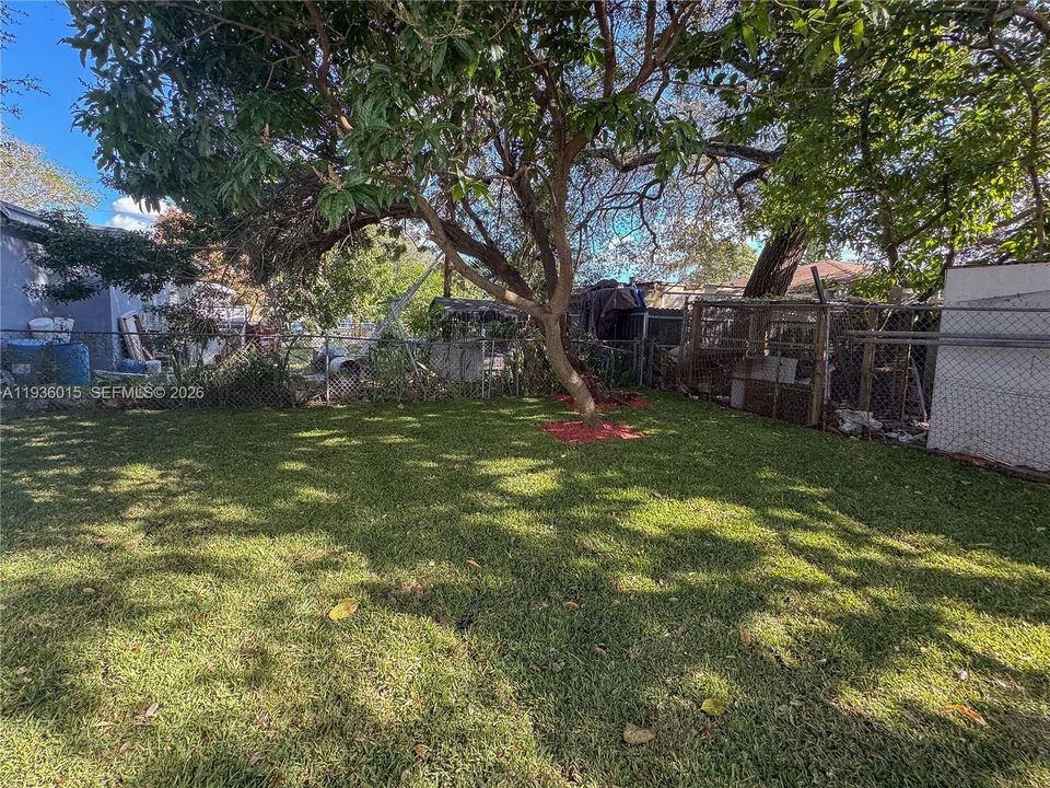 For Sale: $445,000 (3 beds, 2 baths, 550 Square Feet)
