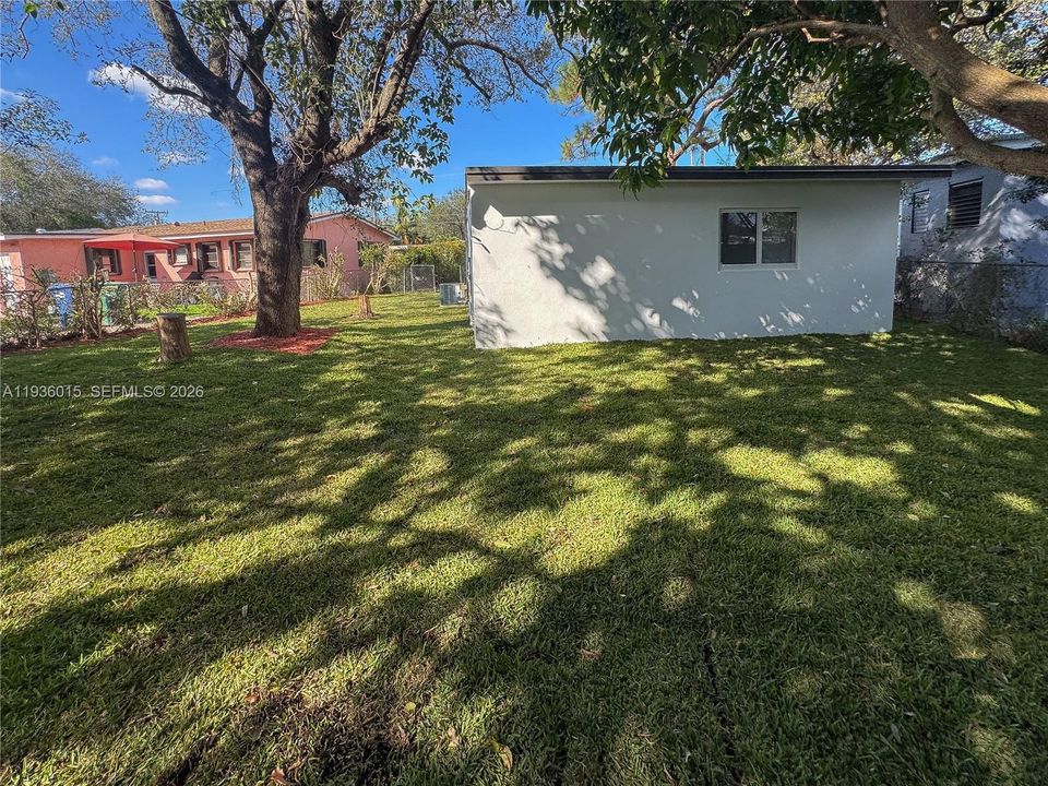 For Sale: $445,000 (3 beds, 2 baths, 550 Square Feet)