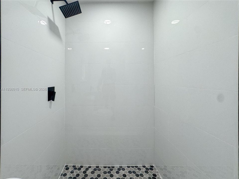 For Sale: $445,000 (3 beds, 2 baths, 550 Square Feet)