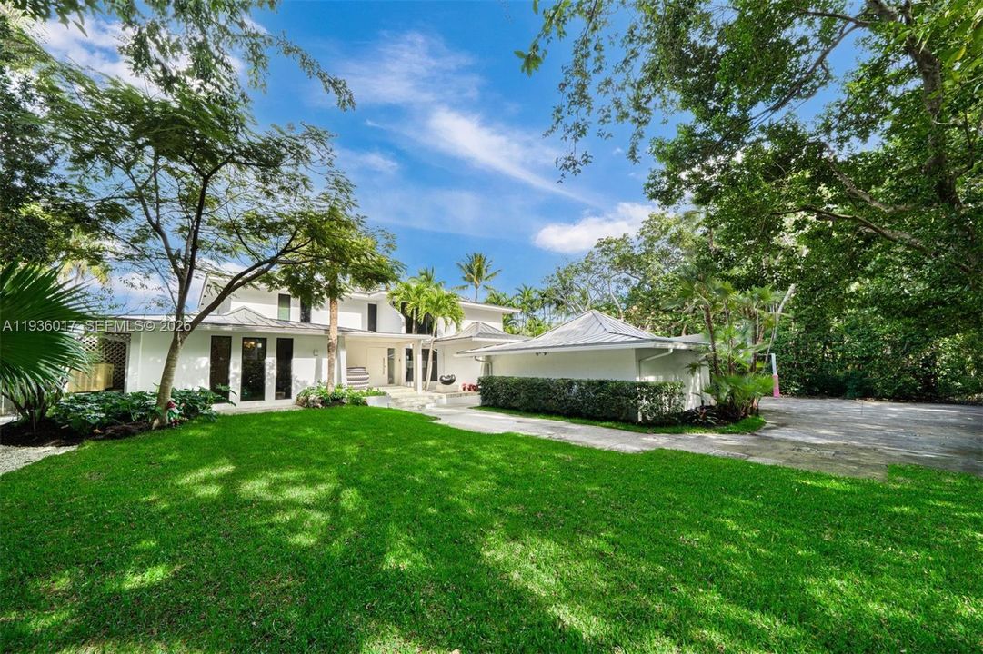 For Sale: $13,850,000 (5 beds, 4 baths, 4924 Square Feet)