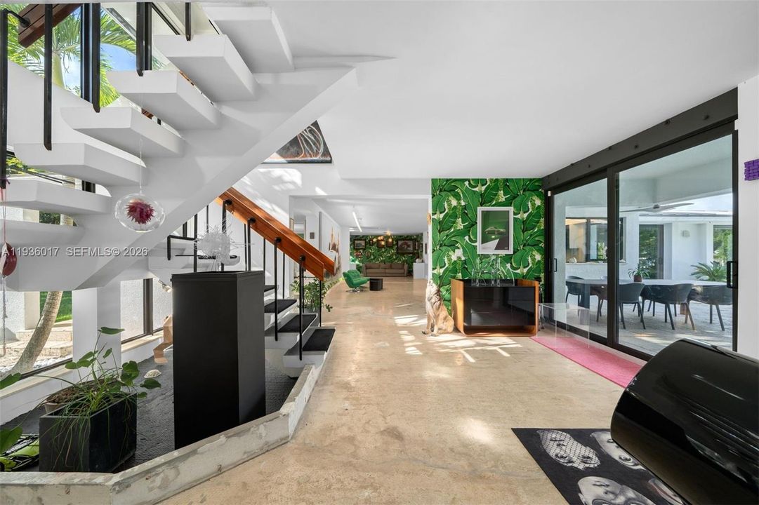 For Sale: $13,850,000 (5 beds, 4 baths, 4924 Square Feet)