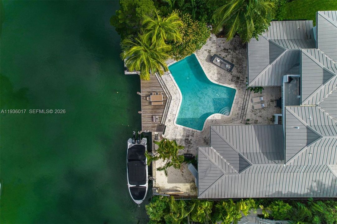 For Sale: $13,850,000 (5 beds, 4 baths, 4924 Square Feet)