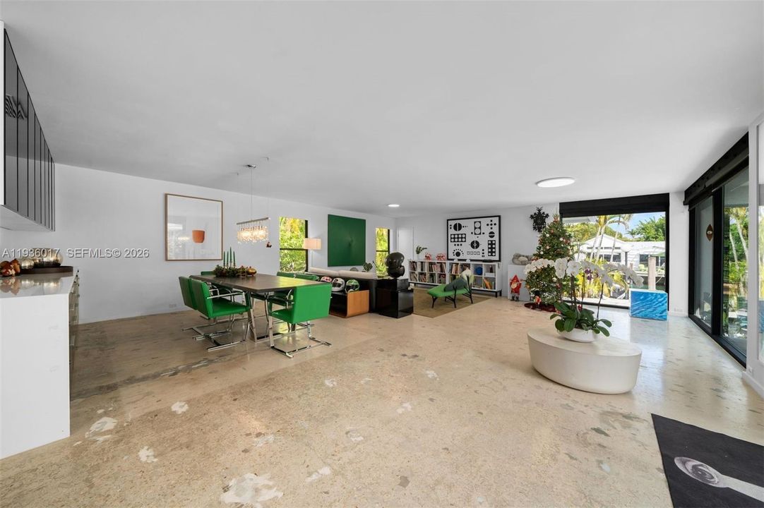 For Sale: $13,850,000 (5 beds, 4 baths, 4924 Square Feet)