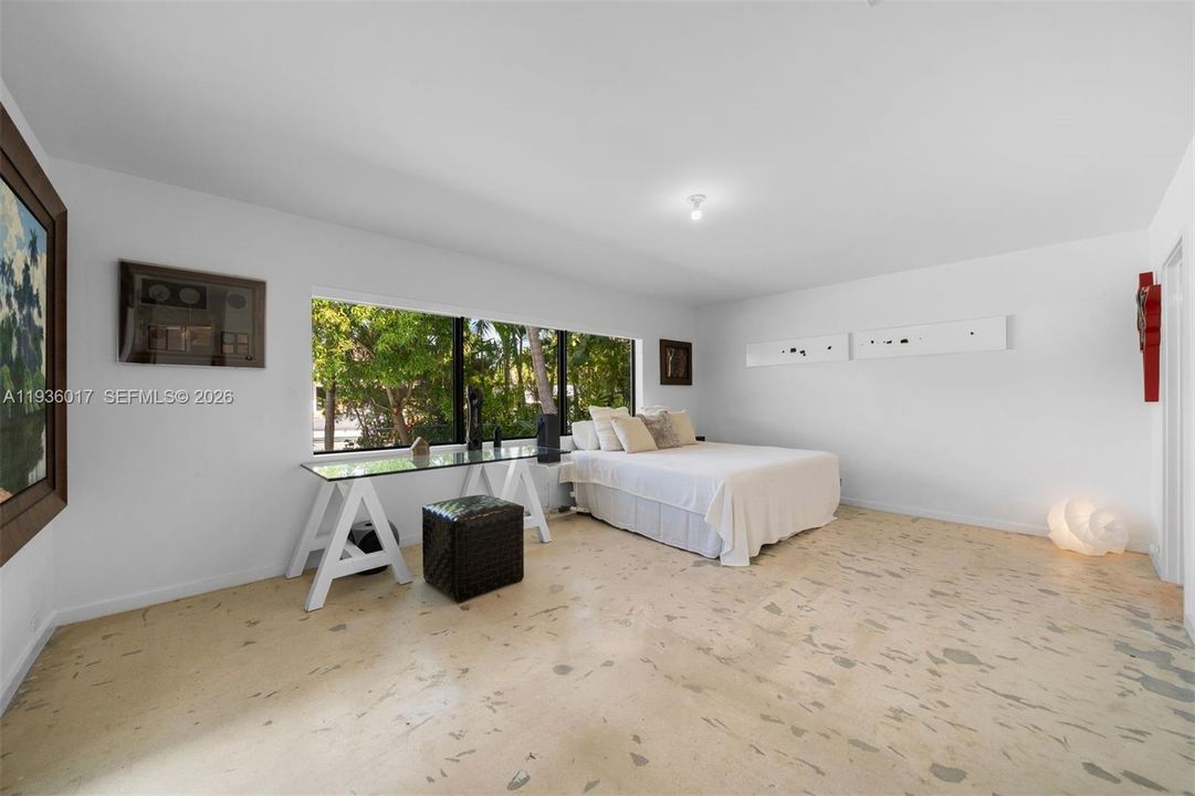 For Sale: $13,850,000 (5 beds, 4 baths, 4924 Square Feet)