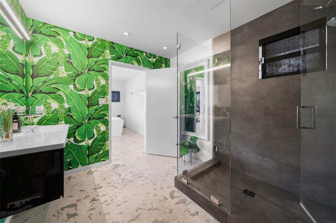 For Sale: $13,850,000 (5 beds, 4 baths, 4924 Square Feet)