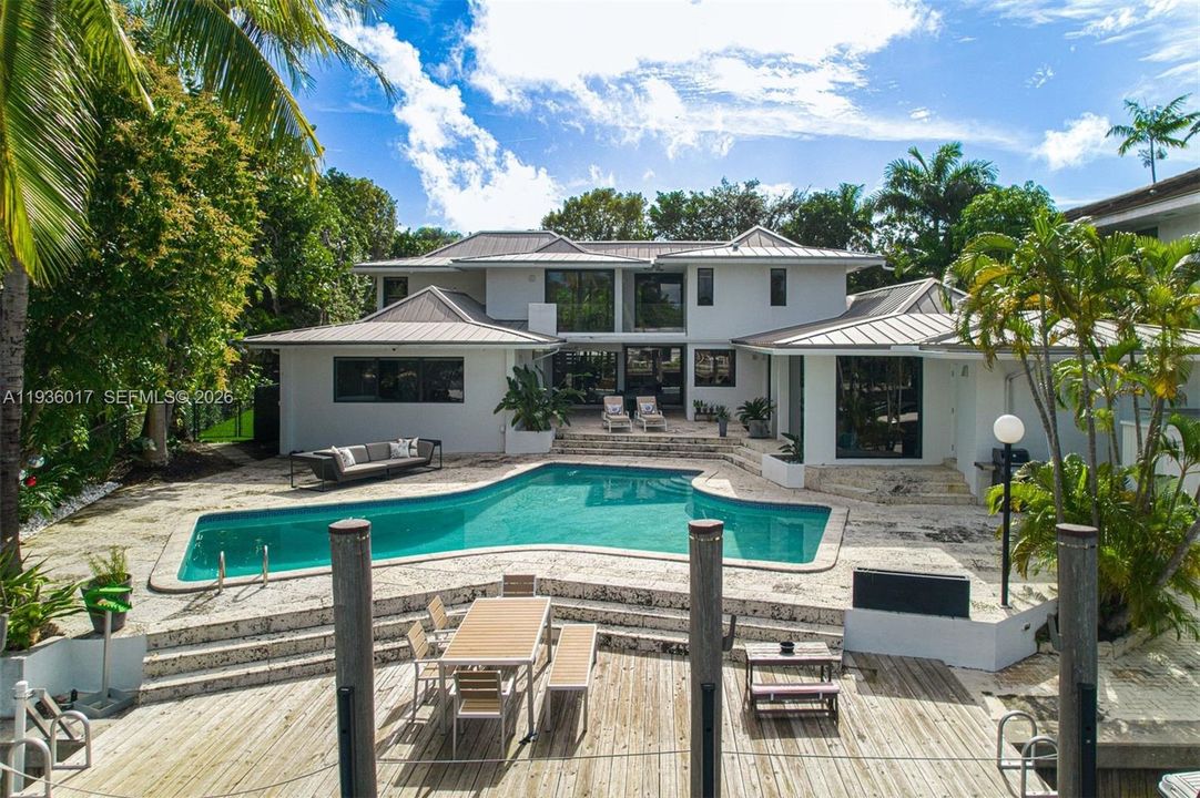 For Sale: $13,850,000 (5 beds, 4 baths, 4924 Square Feet)