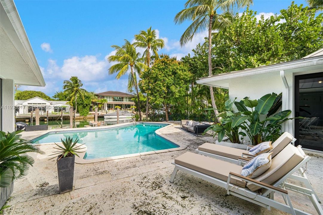 For Sale: $13,850,000 (5 beds, 4 baths, 4924 Square Feet)