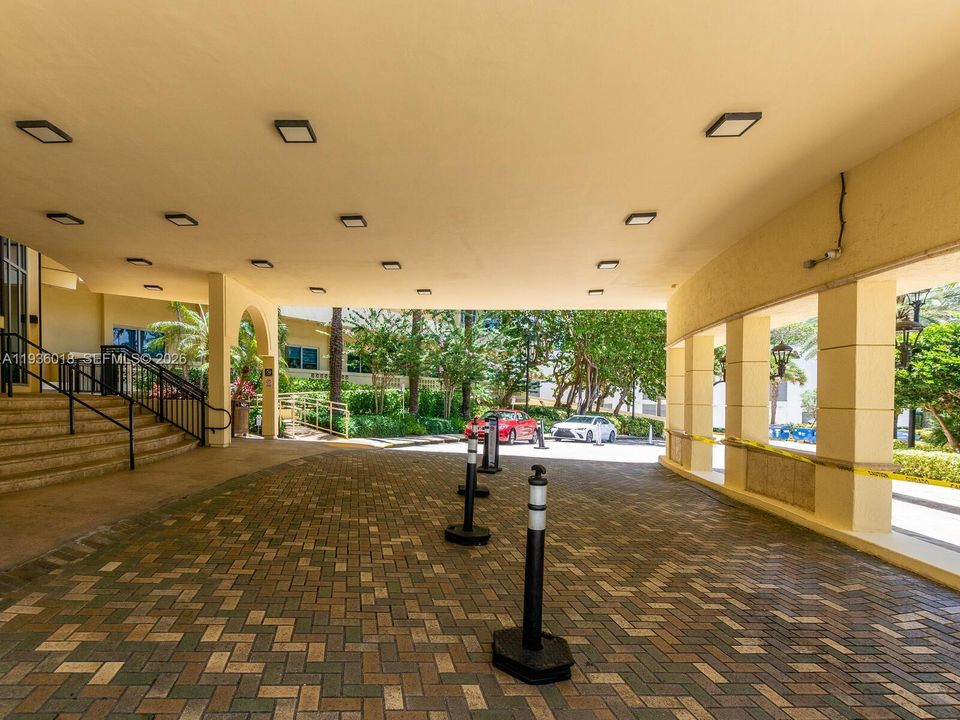 В аренду: $2,900 (1 спален, 1 ванн, 835 Квадратных фут)