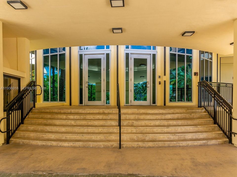 В аренду: $2,900 (1 спален, 1 ванн, 835 Квадратных фут)