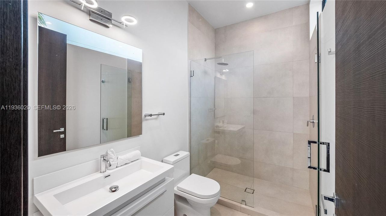 For Sale: $3,550,000 (4 beds, 4 baths, 3734 Square Feet)