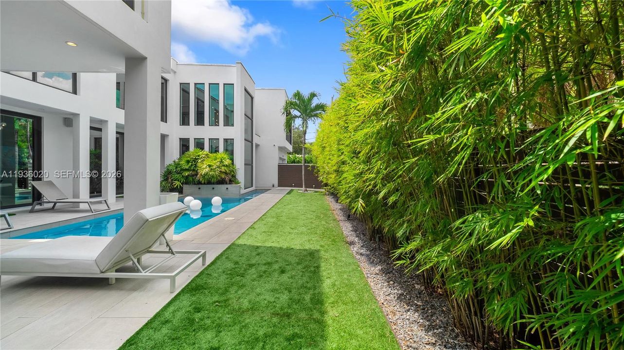 For Sale: $3,550,000 (4 beds, 4 baths, 3734 Square Feet)