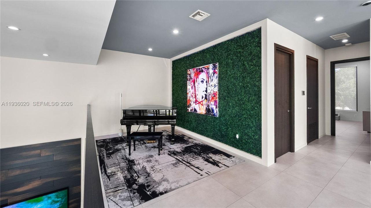 For Sale: $3,550,000 (4 beds, 4 baths, 3734 Square Feet)