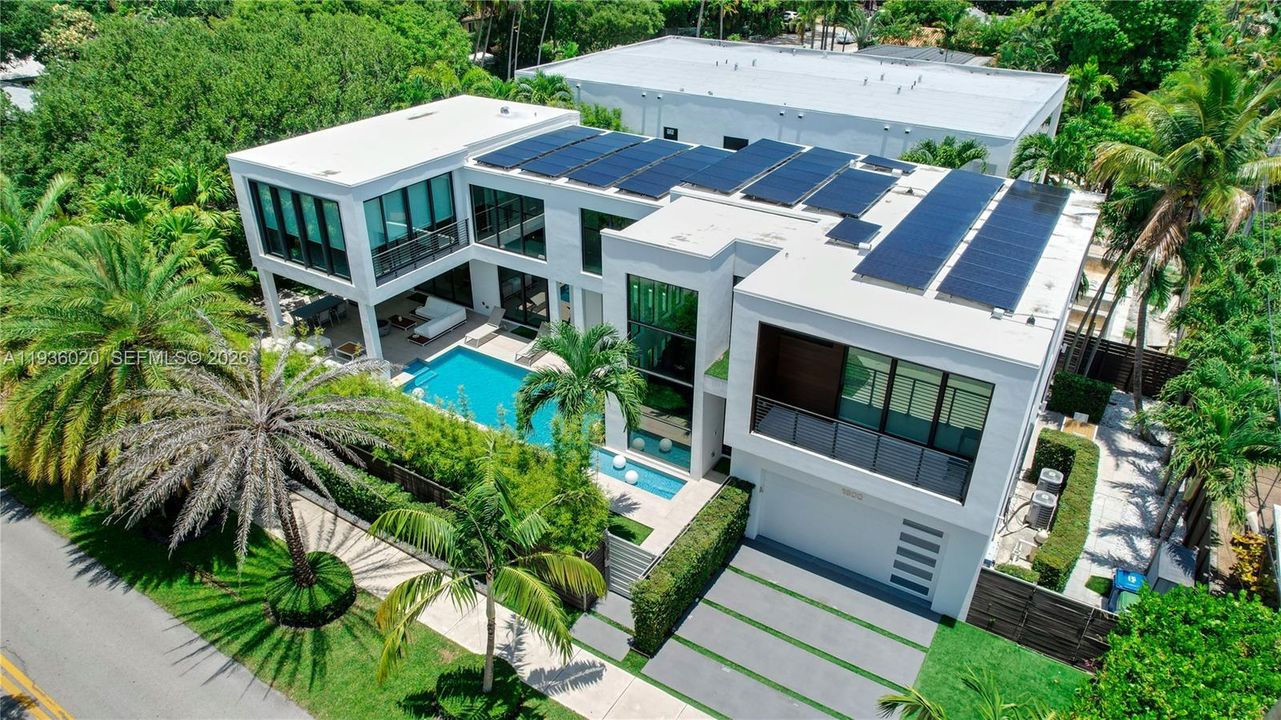 For Sale: $3,550,000 (4 beds, 4 baths, 3734 Square Feet)