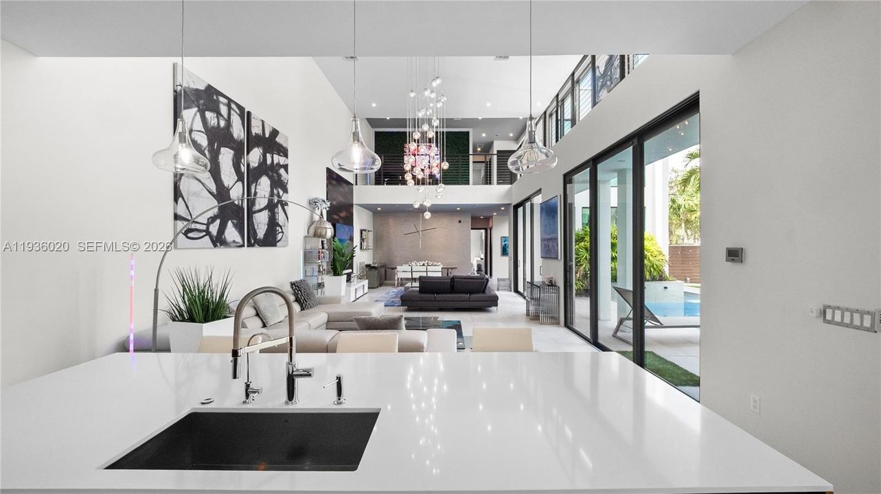 For Sale: $3,550,000 (4 beds, 4 baths, 3734 Square Feet)