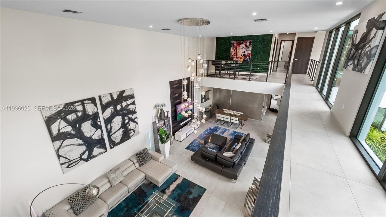 For Sale: $3,550,000 (4 beds, 4 baths, 3734 Square Feet)