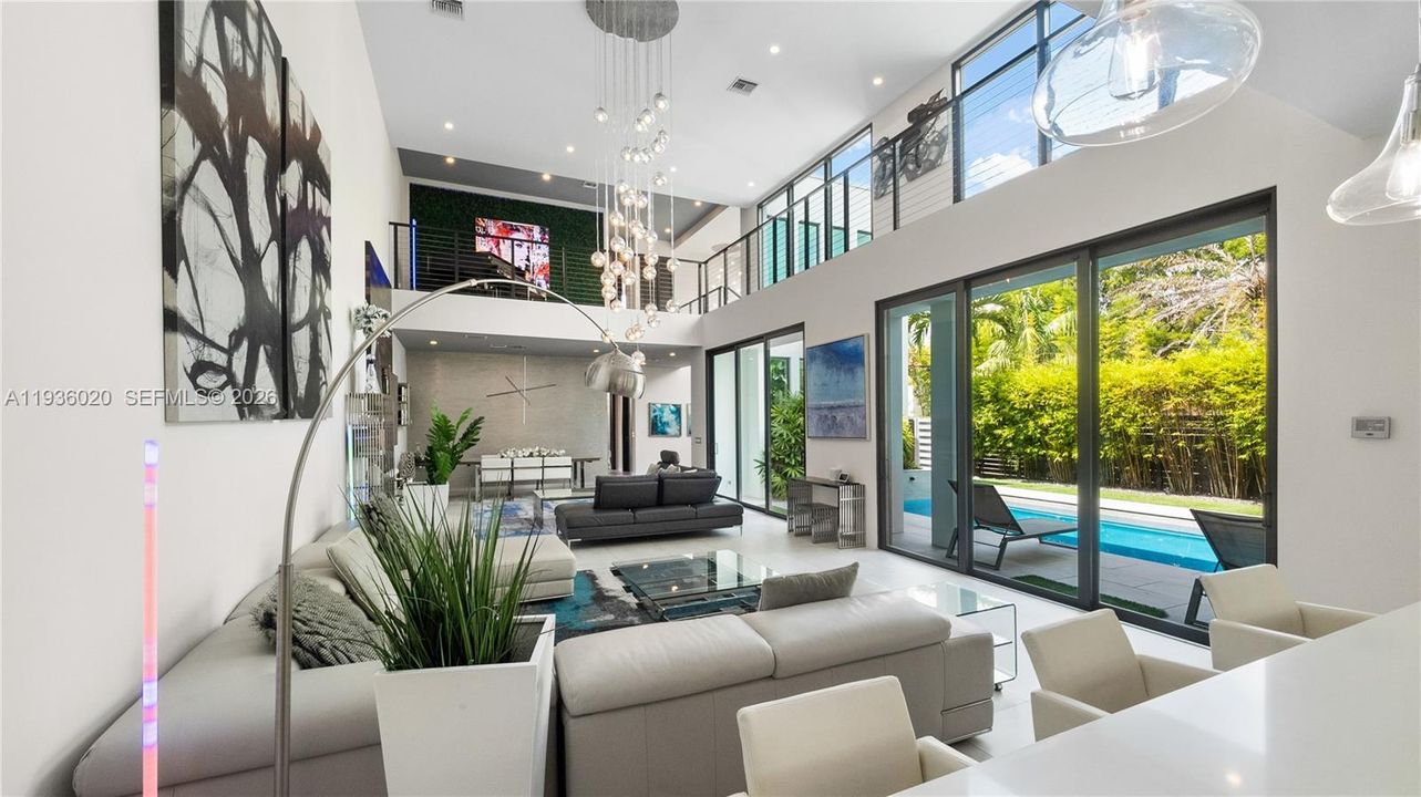 For Sale: $3,550,000 (4 beds, 4 baths, 3734 Square Feet)