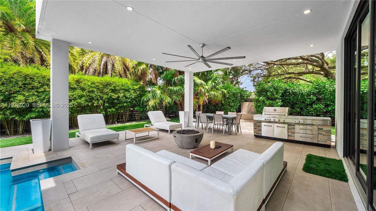 For Sale: $3,550,000 (4 beds, 4 baths, 3734 Square Feet)