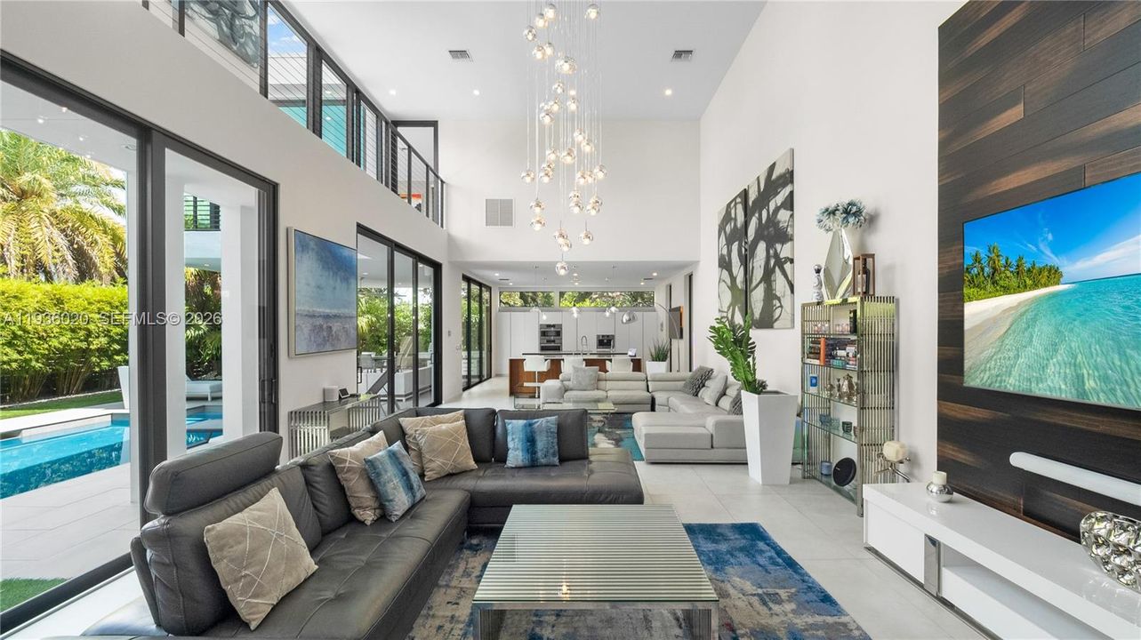 For Sale: $3,550,000 (4 beds, 4 baths, 3734 Square Feet)