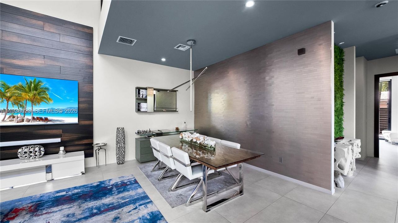 For Sale: $3,550,000 (4 beds, 4 baths, 3734 Square Feet)