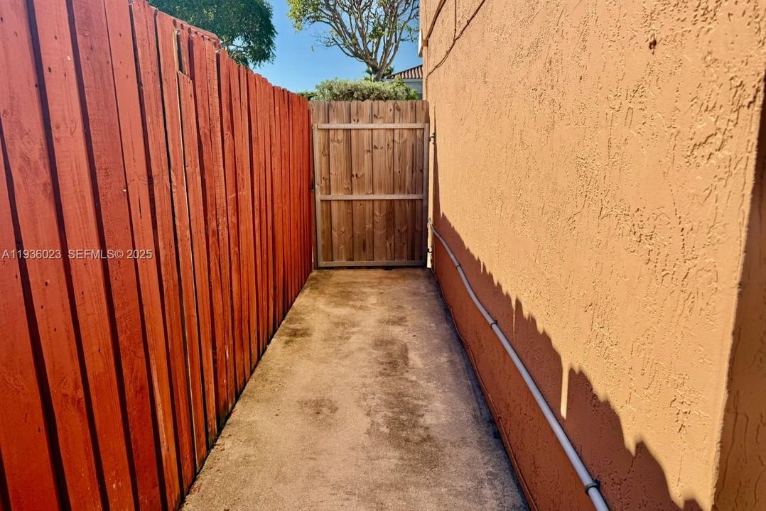 En Venta: $625,000 (3 camas, 2 baños, 1570 Pies cuadrados)