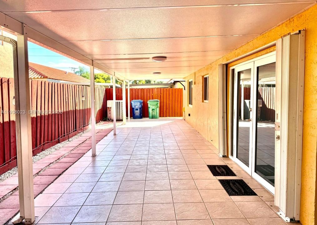 En Venta: $625,000 (3 camas, 2 baños, 1570 Pies cuadrados)