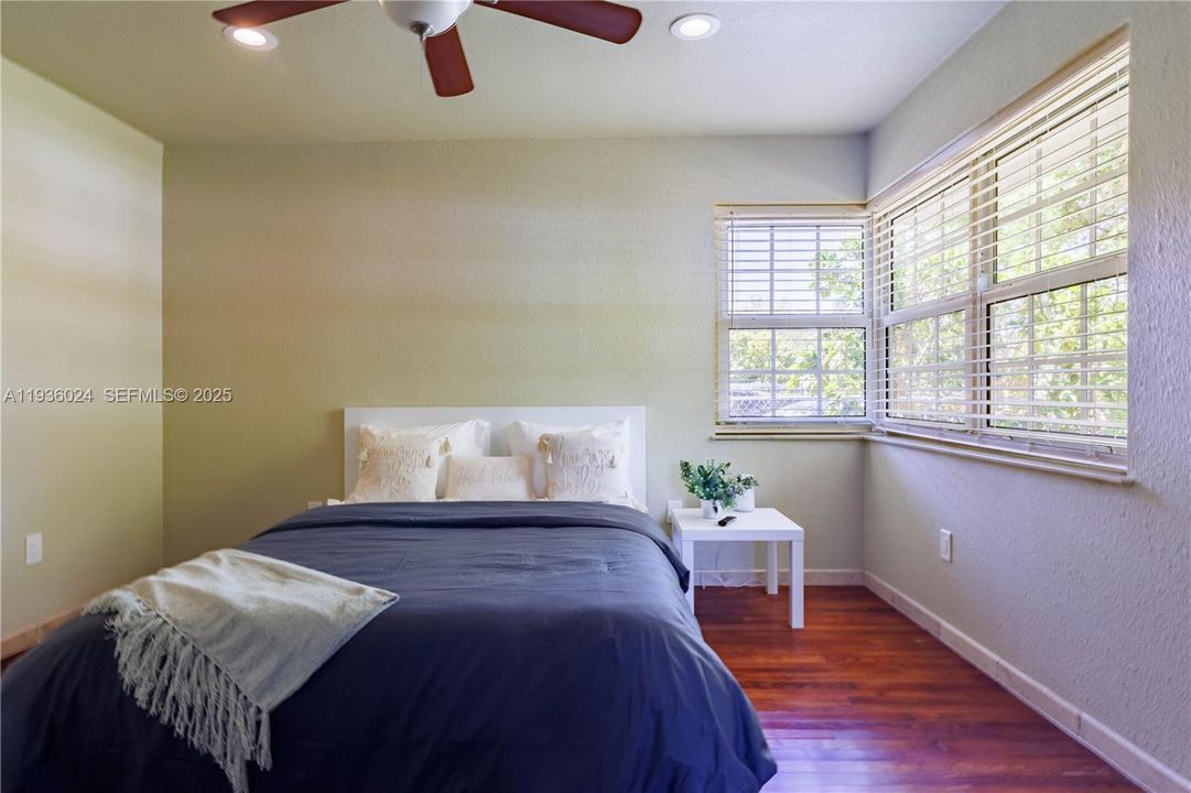 For Rent: $5,300 (4 beds, 2 baths, 1520 Square Feet)