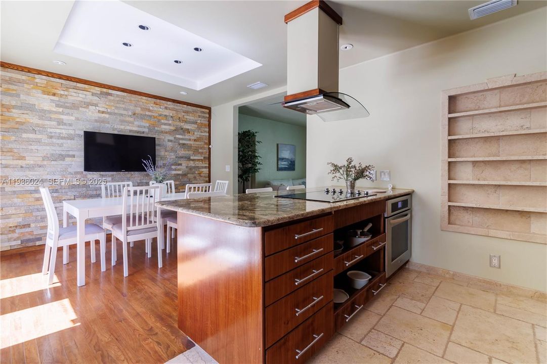 For Rent: $5,300 (4 beds, 2 baths, 1520 Square Feet)