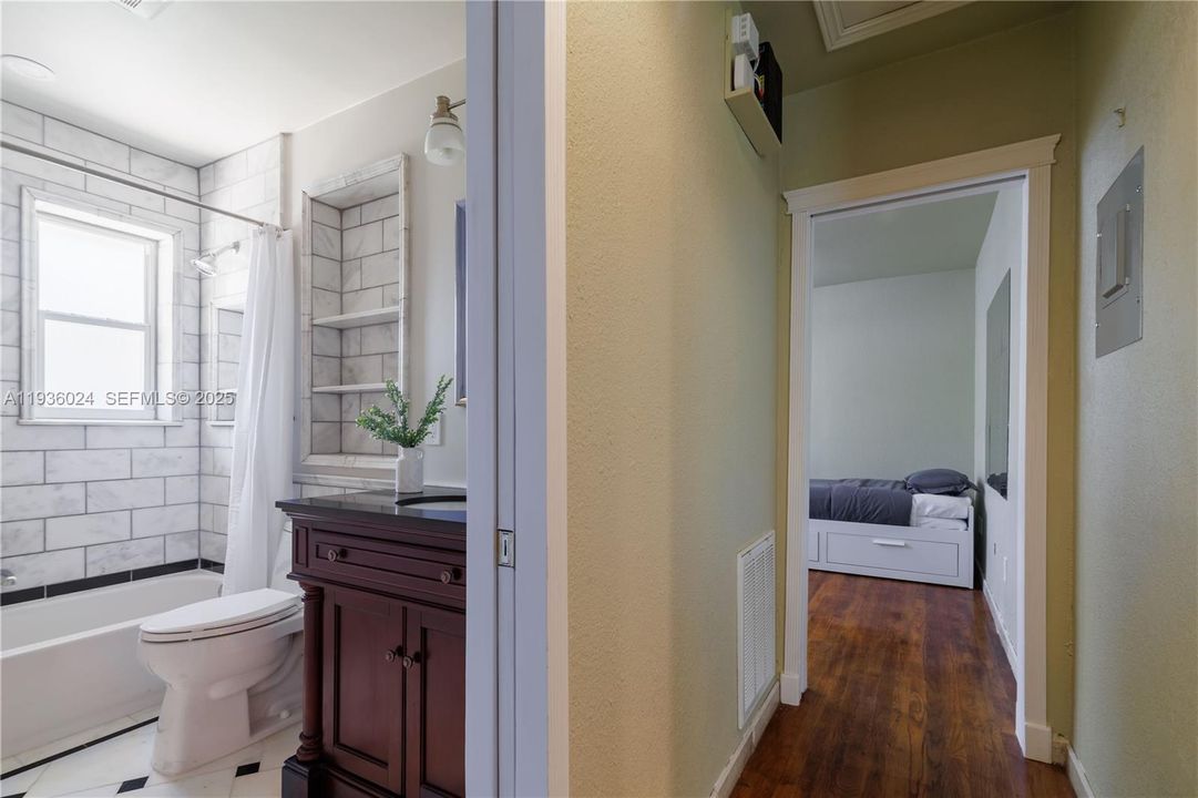 For Rent: $5,300 (4 beds, 2 baths, 1520 Square Feet)