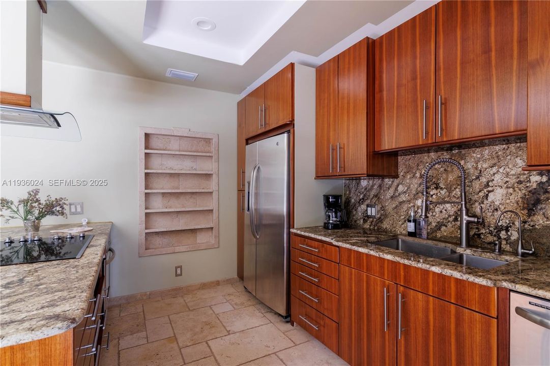 For Rent: $5,300 (4 beds, 2 baths, 1520 Square Feet)