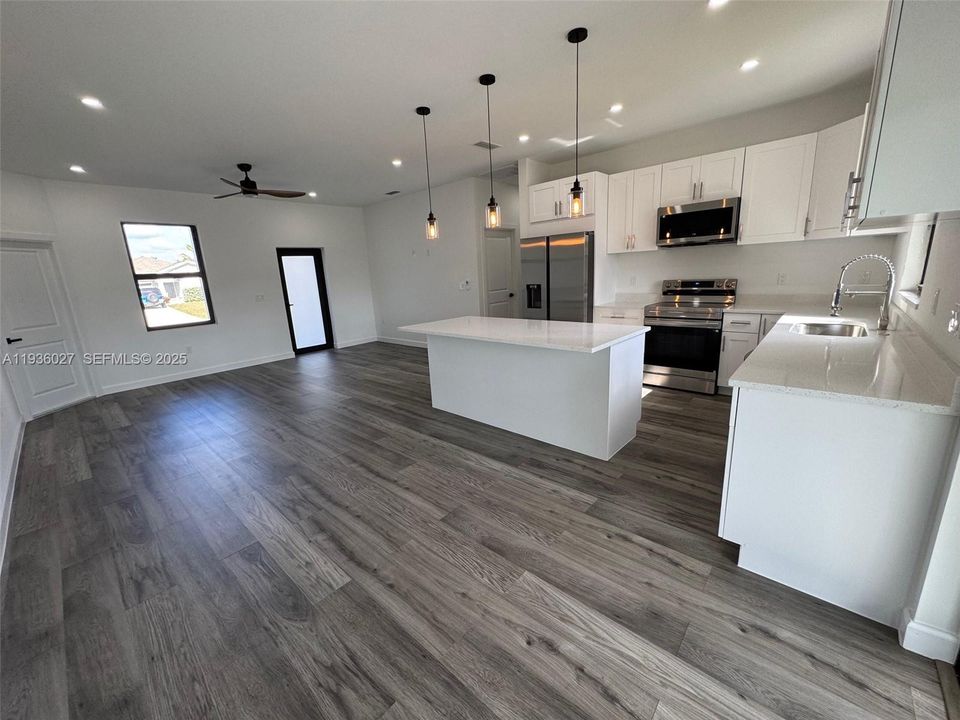 En Venta: $389,990 (3 camas, 2 baños, 1490 Pies cuadrados)