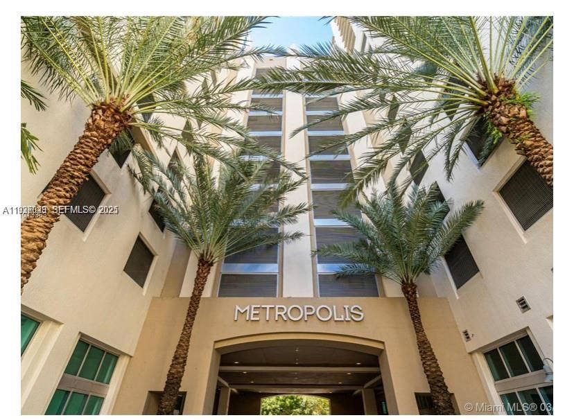 For Sale: $329,000 (1 beds, 1 baths, 797 Square Feet)