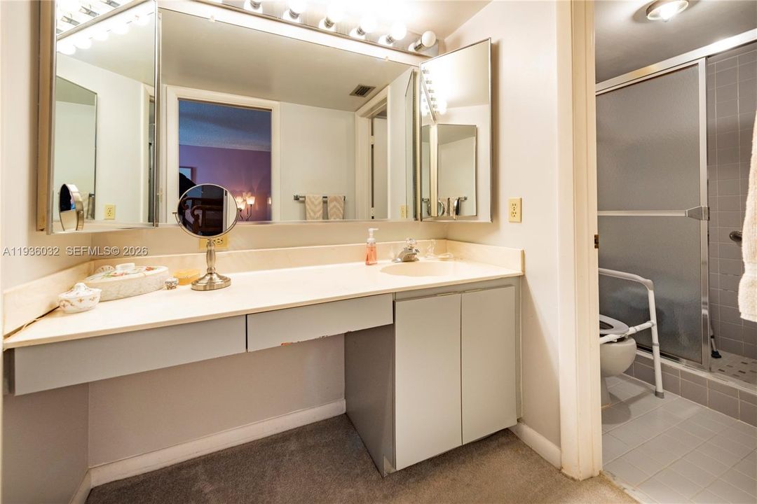 待售: $144,900 (2 贝兹, 2 浴室, 1270 平方英尺)