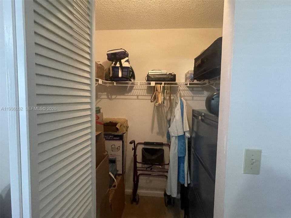 待售: $144,900 (2 贝兹, 2 浴室, 1270 平方英尺)