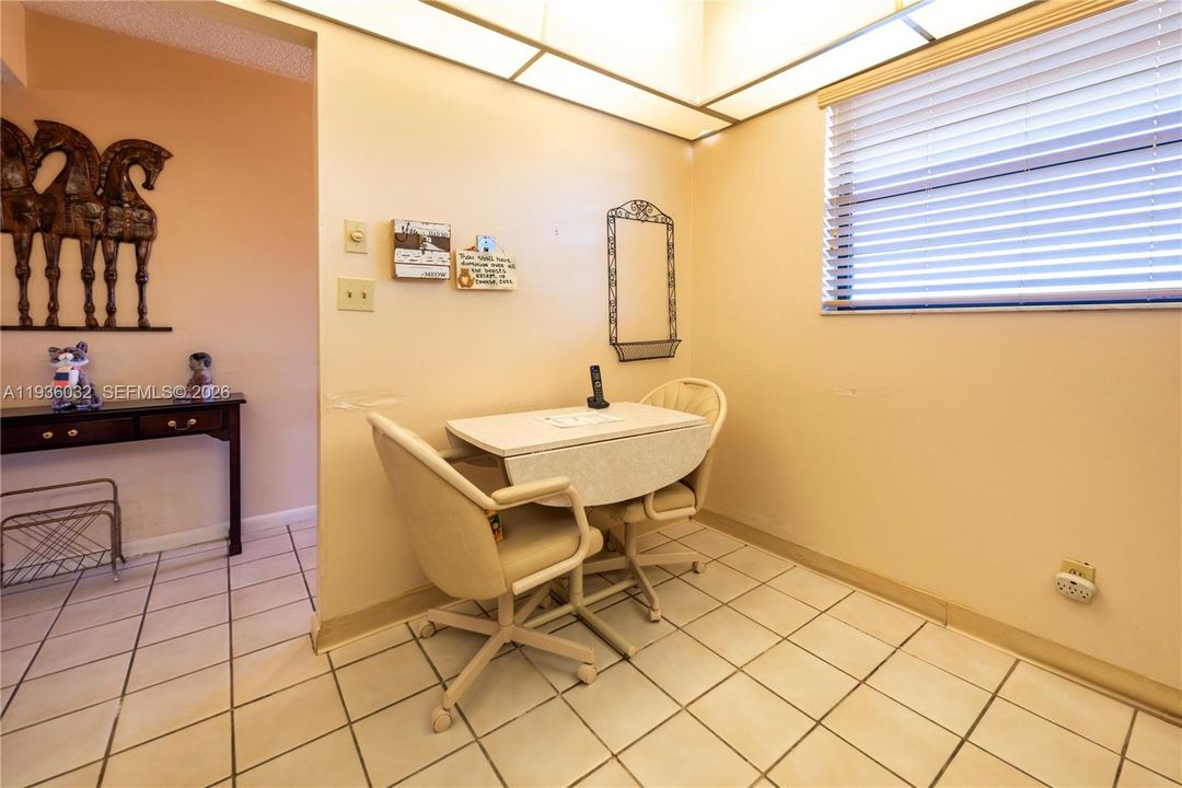 待售: $144,900 (2 贝兹, 2 浴室, 1270 平方英尺)