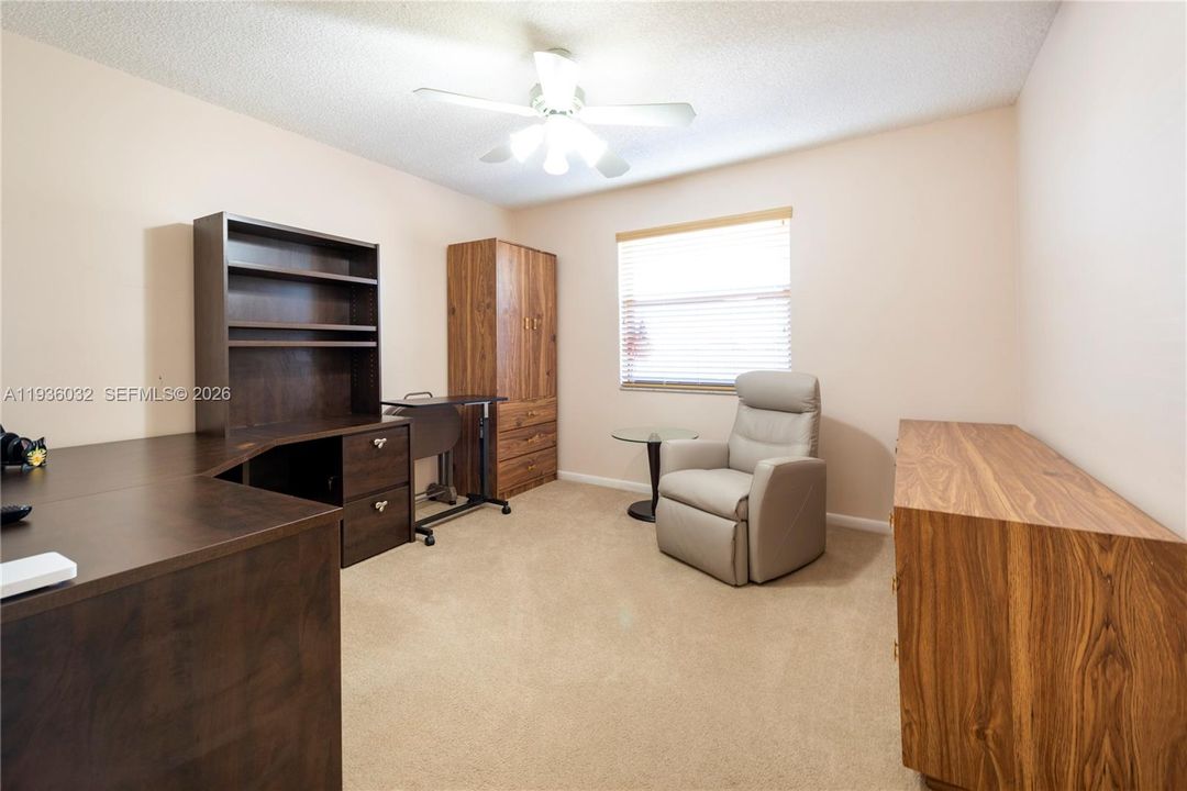 待售: $144,900 (2 贝兹, 2 浴室, 1270 平方英尺)