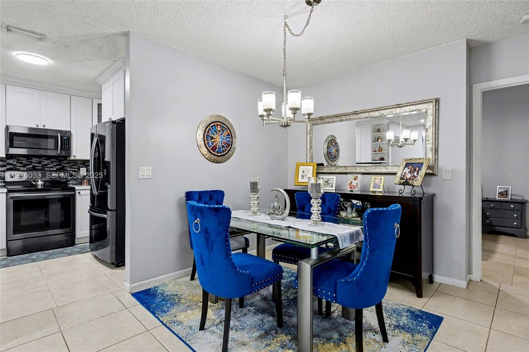 En Venta: $315,000 (3 camas, 2 baños, 1120 Pies cuadrados)