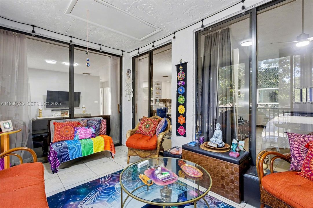 En Venta: $315,000 (3 camas, 2 baños, 1120 Pies cuadrados)