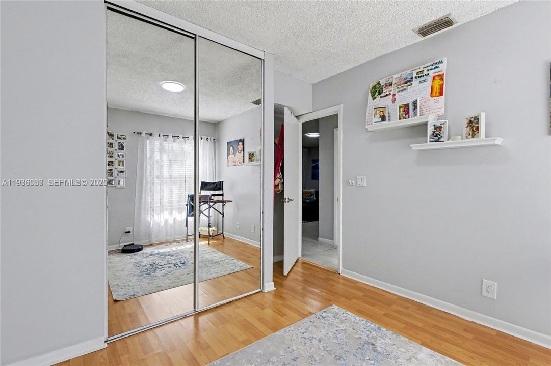 En Venta: $315,000 (3 camas, 2 baños, 1120 Pies cuadrados)