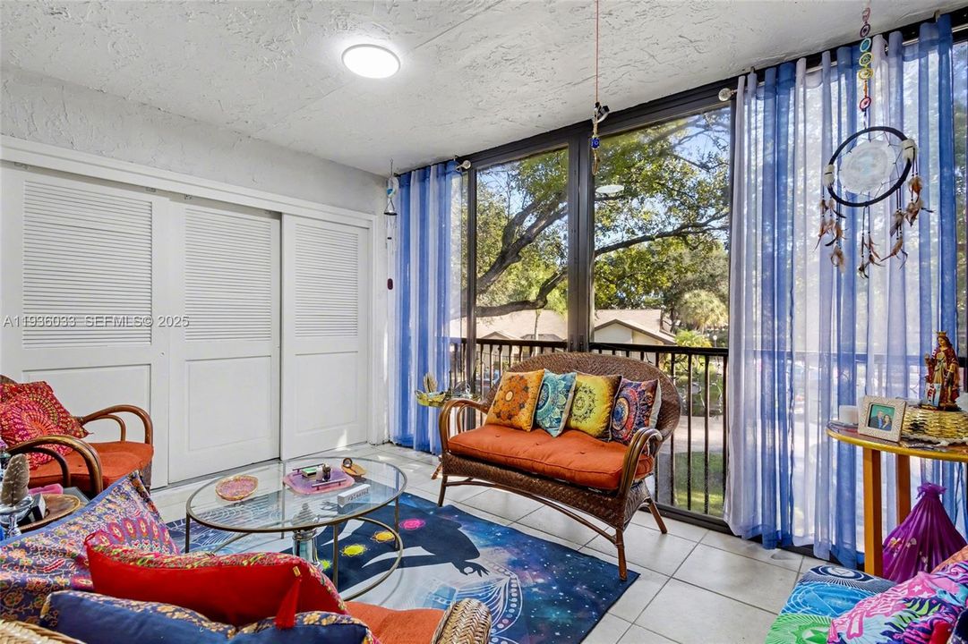 En Venta: $315,000 (3 camas, 2 baños, 1120 Pies cuadrados)