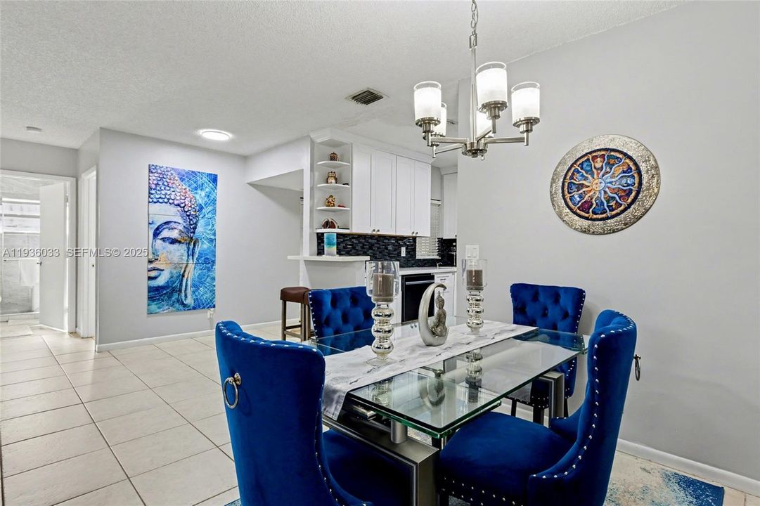 En Venta: $315,000 (3 camas, 2 baños, 1120 Pies cuadrados)