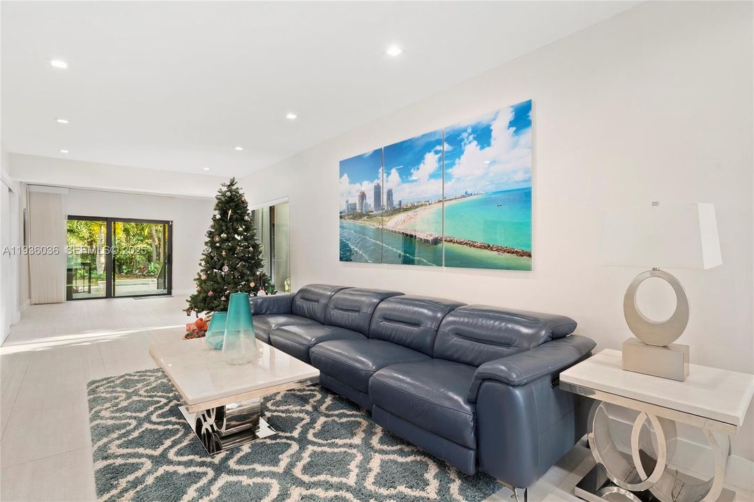 For Sale: $4,500,000 (4 beds, 3 baths, 2152 Square Feet)