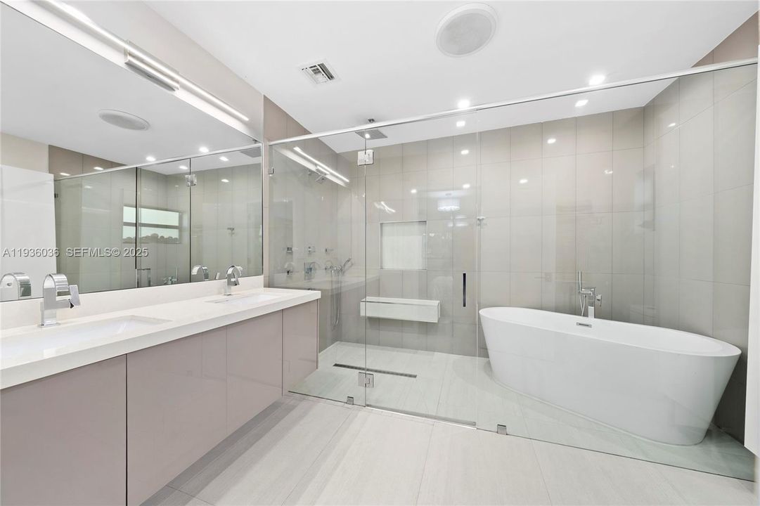 For Sale: $4,500,000 (4 beds, 3 baths, 2152 Square Feet)