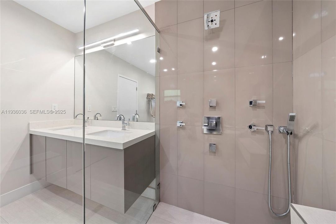 For Sale: $4,500,000 (4 beds, 3 baths, 2152 Square Feet)