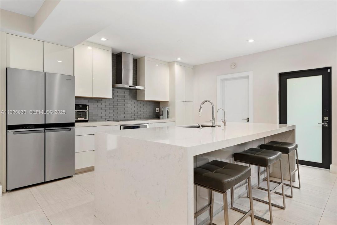 For Sale: $4,500,000 (4 beds, 3 baths, 2152 Square Feet)