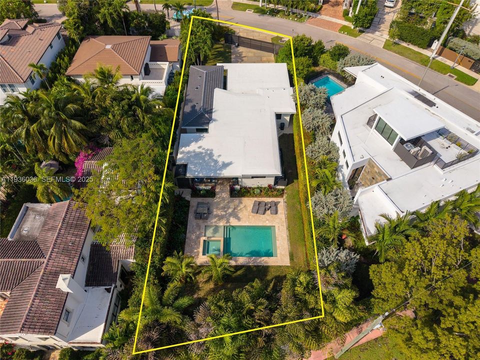 For Sale: $4,500,000 (4 beds, 3 baths, 2152 Square Feet)