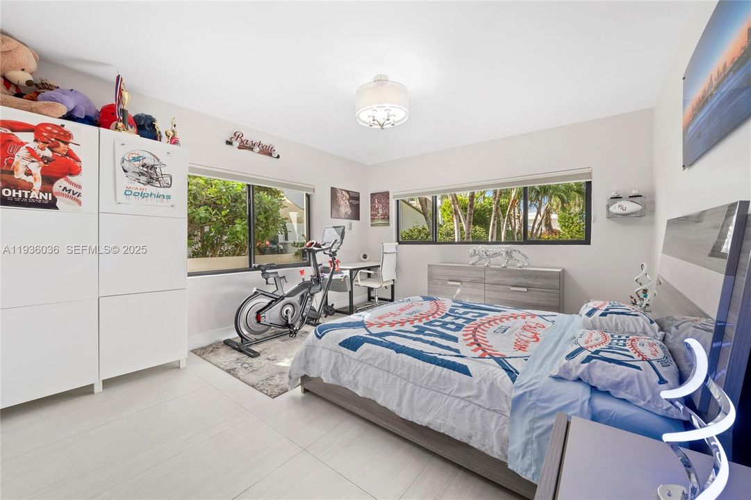 For Sale: $4,500,000 (4 beds, 3 baths, 2152 Square Feet)