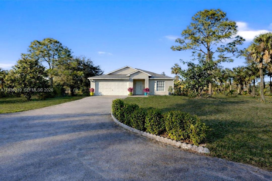 For Sale: $615,000 (4 beds, 2 baths, 1880 Square Feet)